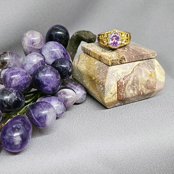 NWOT Beautiful Pink Glass Cabochon Ring, Gold Plate - Size 8 3/4 - Picture 1 of 7